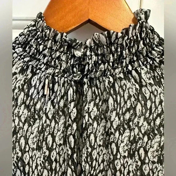MISA Los Angeles Giana Smock Neck Top In Black White Snake Medium - Picture 9 of 13